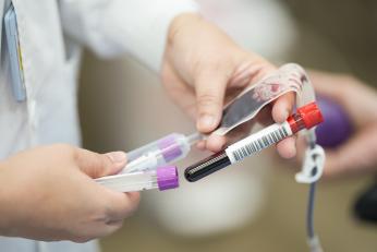 Substanțe chimice periculoase au fost descoperite în 98.8% din probele de sânge. Cum au ajuns în corpul uman