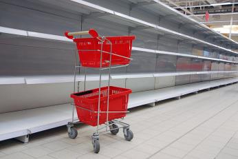 Alertă alimentară în peste 200 de magazine din România din cauza unei bacterii. Ce produs contaminat a fost retras de la raft