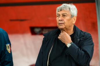TAROM i-a adus un omagiu emoționant lui Mircea Lucescu. Cum a reacționat fiul său, Răzvan Lucescu