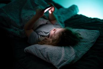 Țara europeană care nu mai permite adolescenților acces la rețelele de socializare noaptea. Între ce ore e interdicția