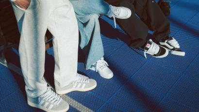 (P) Cum a devenit sneakerul piesa centrală a outfitului urban