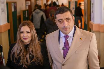 Ilinca Simion, imagine rară alături de fiul ei. Ce mesaj neașteptat i-a transmis soția liderului AUR
