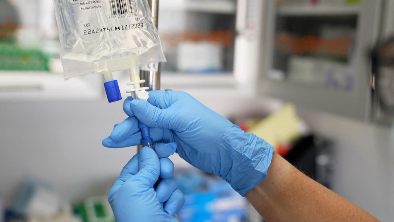 Imagine cu o perfuzie, reprezentativă pentru anchetele „Diagnostic: profit!”