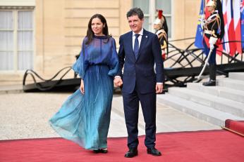 Sărutul dintre Nicușor Dan și Mirabela Grădinaru a atras toate privirile. Povestea lor a început în urmă cu peste 20 de ani