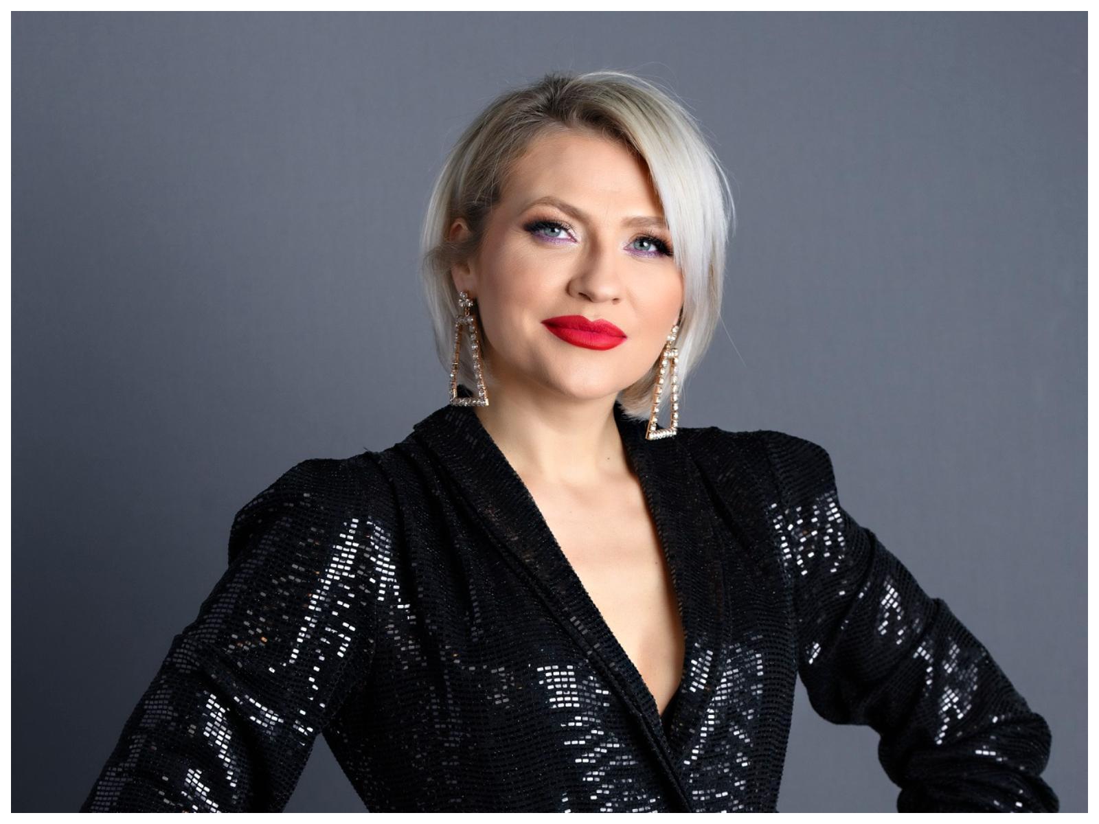 Mirela Vaida, prezentatoarea Acces Direct