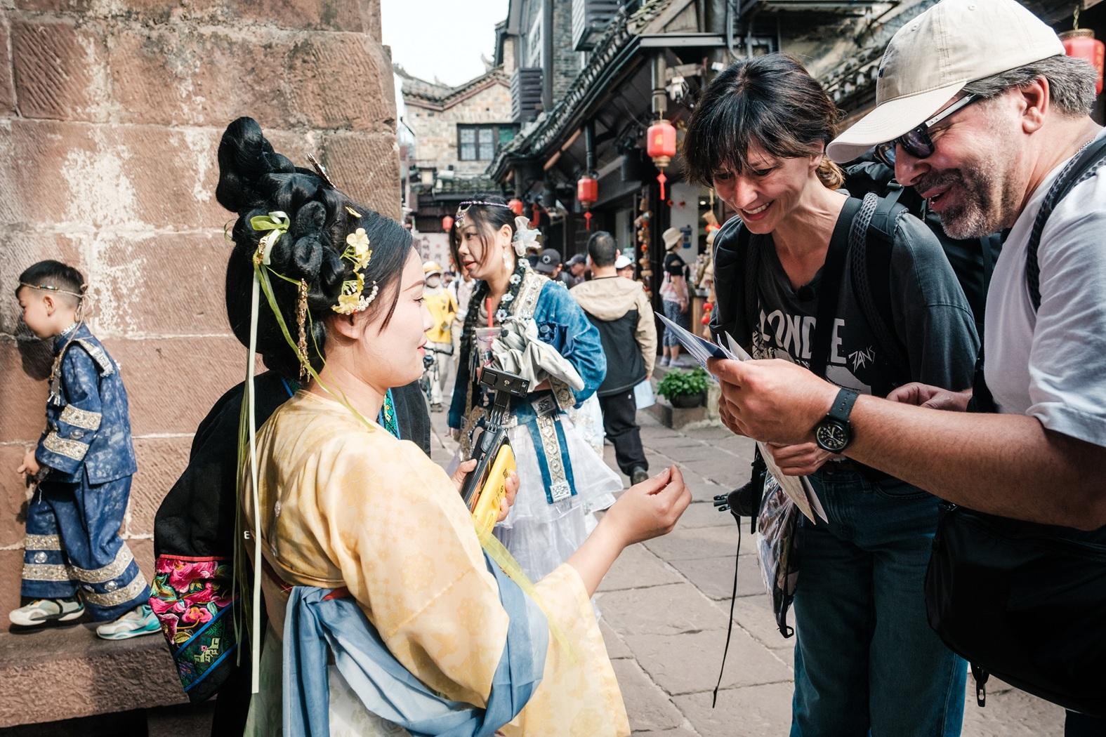 Connie Preda și Maurice Munteanu la Asia Express, la o misiune în China