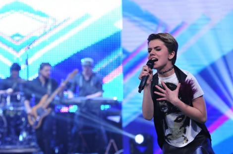 Doar ei au mai rămas! Florin Răduţă şi Xenia Chitoroagă se luptă cu toate armele pentru marele premiu X Factor de 100.000 de euro