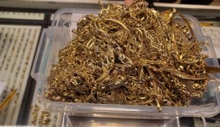 Inspectorii ANAF au confiscat 68,93 de milioane de la o casă de schimb valutar și 21,95 de kilograme de aur de la un amanet din București