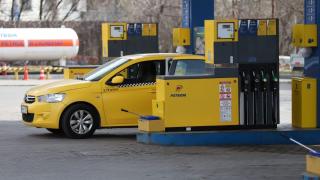 S-au ieftinit carburanții. Benzina costă sub 9 lei, iar motorina sub 10 lei, în București, Cluj, Timișoara, Iași și Constanța