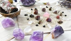 Cum poți să folosești cristalele pentru vindecarea spirituală. Sfaturi simple și utile