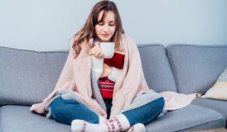 Este mereu rece în casă? Încearcă aceste trucuri pentru a o menține caldă toată iarna