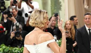 Schimbare neașteptată de look pentru un model celebru. Transformarea sa a stârnit valuri de reacții