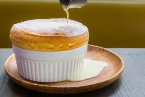 Sufleu de vanilie. Un desert delicios din bucătăria franțuzească