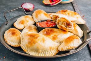 Rețetă de empanadas. Cum să faci la tine acasă gustările celebre ale spaniolilor