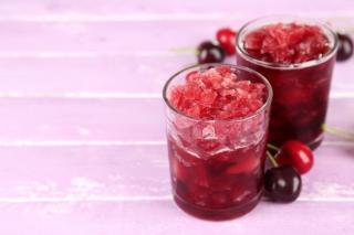 Granita de cireșe. Rețeta unui desert răcoritor, de sezon