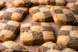 Biscuiți Tablă de șah, fragezi și aromați, perfecți pentru ceai sau cafea