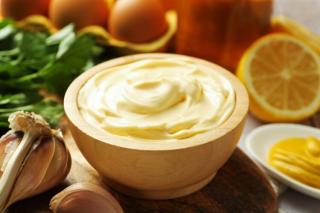 Ce faci dacă ți se taie maioneza? Cel mai simplu truc pentru a o salva