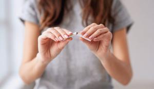 Ce se întâmplă după ce te lași de fumat. Experții au dezvăluit schimbările care au loc în corp