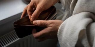 Ce să pui în portofel în august ca să nu rămâi fără bani. Tradiția veche pe care mulți români o respectă și astăzi