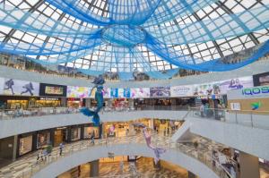 Singurul mall din București care este deschis și de Crăciun! Program special de sărbători