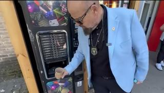 Piedone a cumpărat o cafea la 3 lei, dintr-un automat din Suceava. Ce a primit, de fapt, șeful ANPC