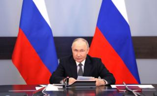 Cum arată apartamentul lui Vladimir Putin. Locuiește aici de 3 ani, dar abia acum le-a arătat jurnaliștilor interiorul