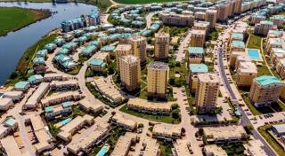 Cu cât s-au ieftinit apartamentele din Cosmopolis, după crima de sâmbătă. Cât costă o garsonieră și un apartament cu 2 camere, acum