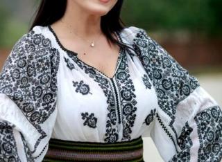 Cântăreaţa de muzică populară care a slăbit 25 de kilograme. Nu o recunoşti. Foto