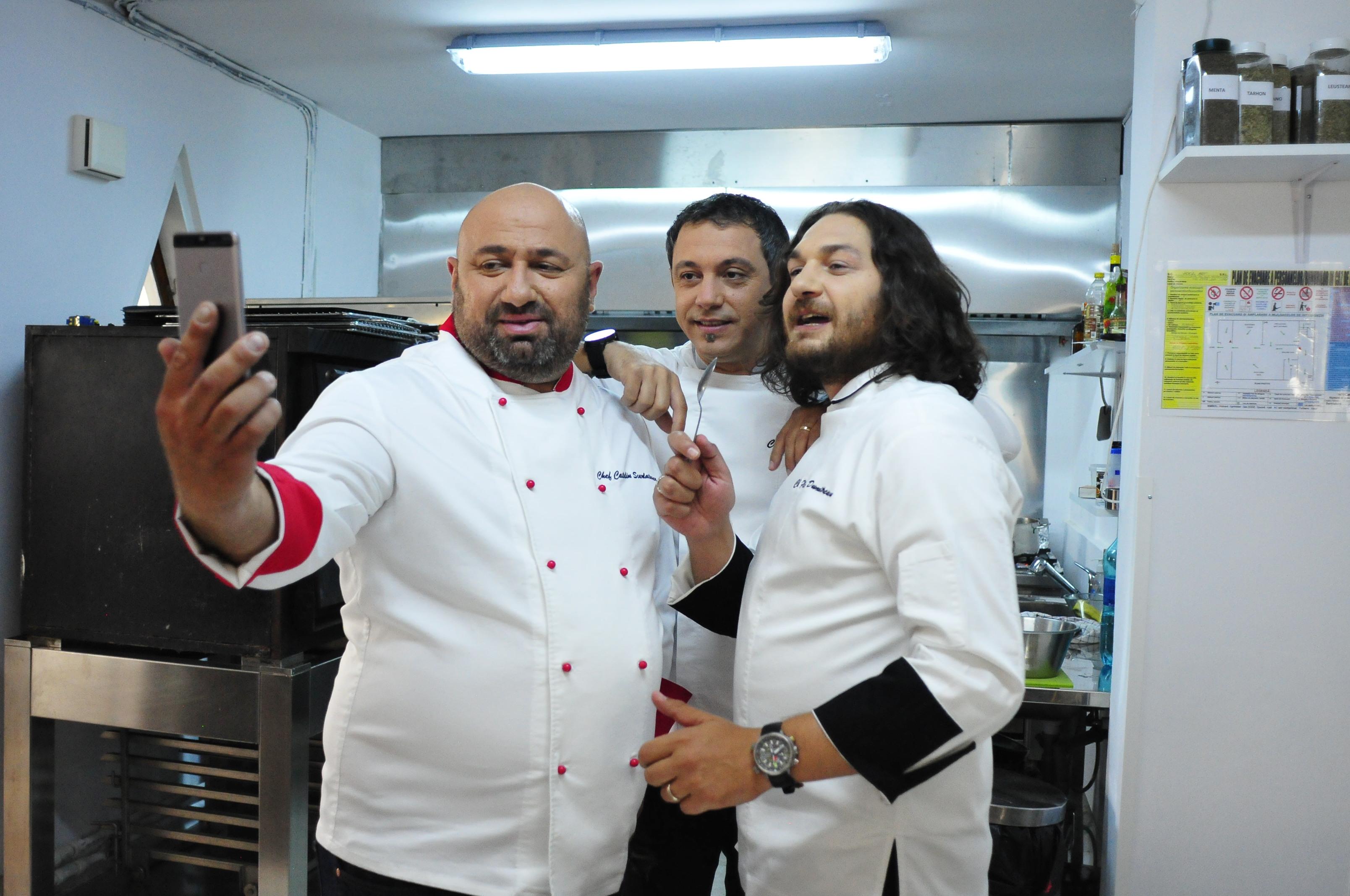 Chef Florin Dumitrescu, chef Cătălin Scărlătescu și chef Sorin Bontea au livrat telespectatorilor preparatele gătite în finala „Chefi la cuțite”
