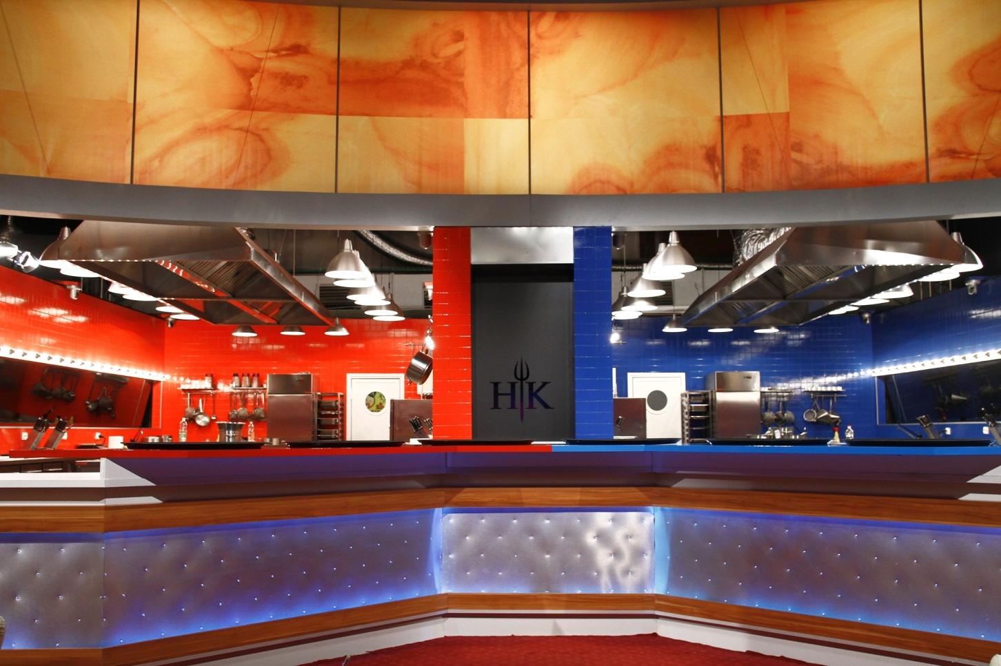 Filmările pentru “Hell’s Kitchen – Iadul Bucătarilor” sunt în toi: Show-ul culinar, filmat non-stop cu aproximativ 60 de camere