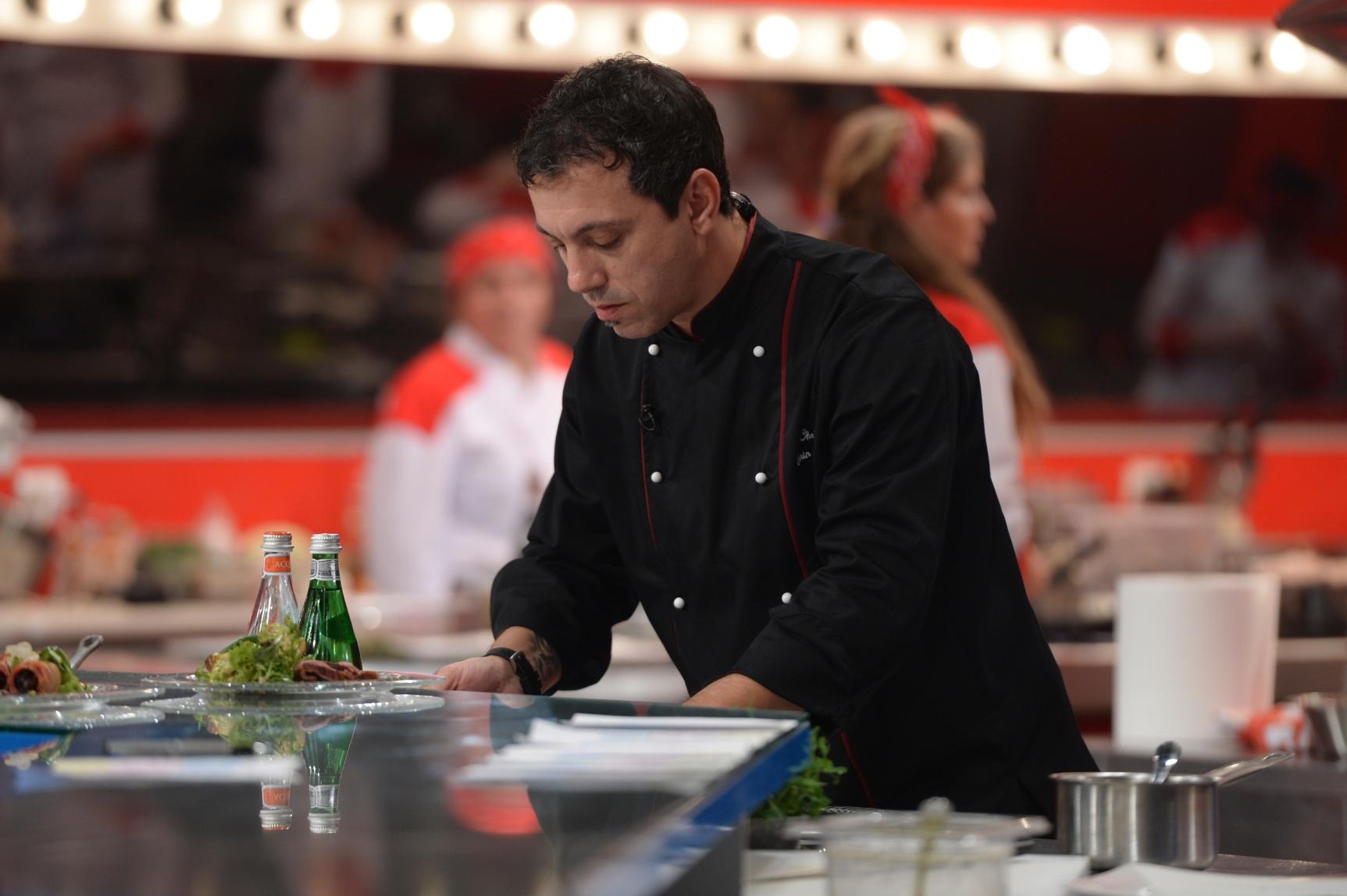 Chef Sorin Bontea, supranumit Vlad Țepeș la ”Hell’s Kitchen – Iadul bucătarilor”