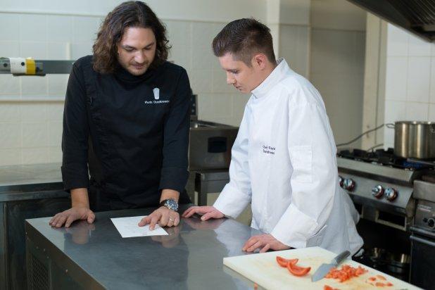 O viață de învingător! Tavi, primul concurent câștigător al Iadului bucătarilor, a devenit bucătarul de încredere al lui Chef Florin!