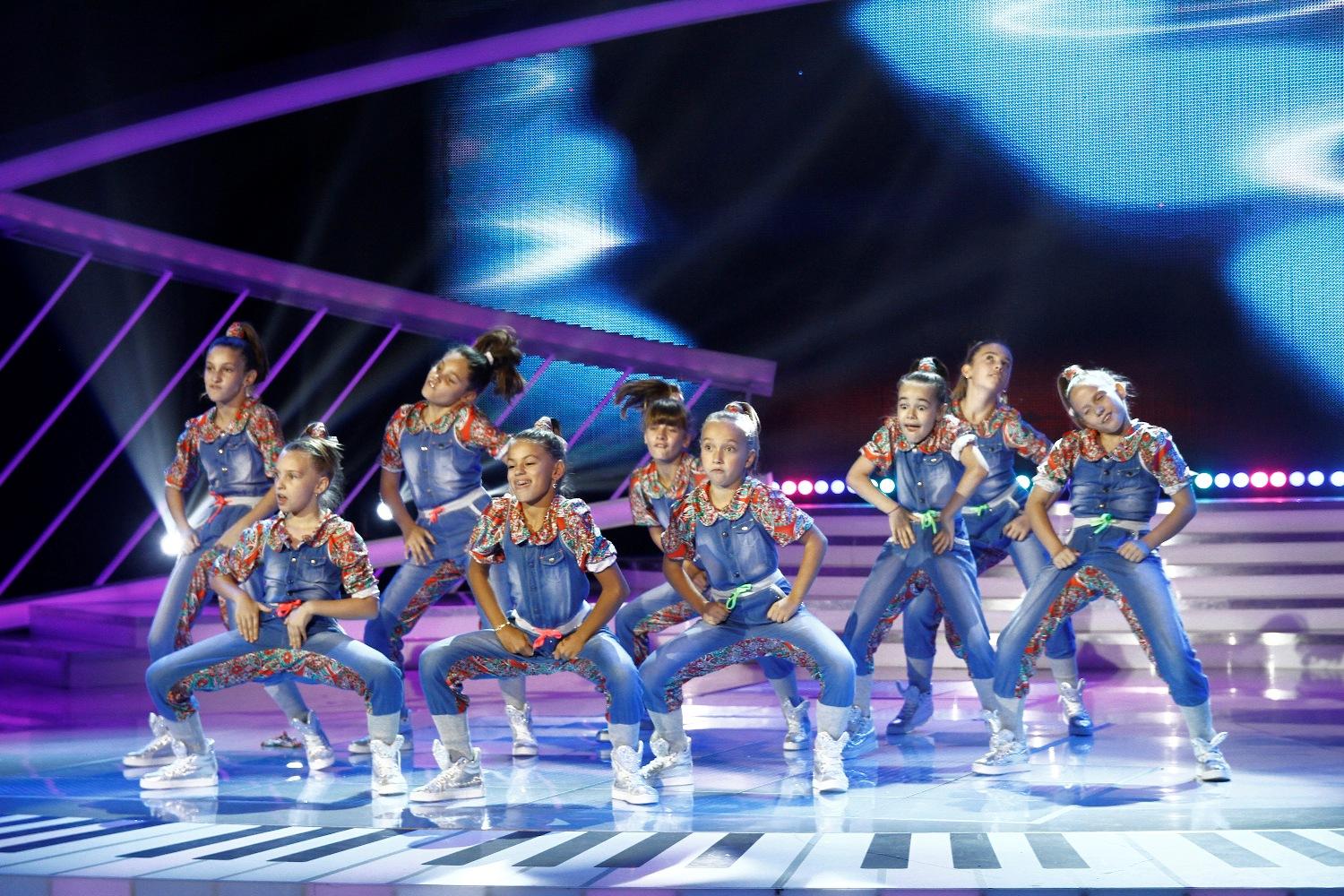 Switch Crew, nouă fetițe puse pe șotii, dar extrem de talentate la dans!