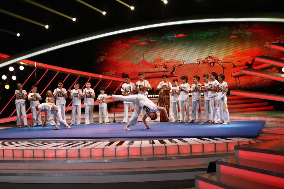 Ca pe Copacabana. Grupul de dans Capoeira a adus carnavalul de la Rio pe scena „Next Star”