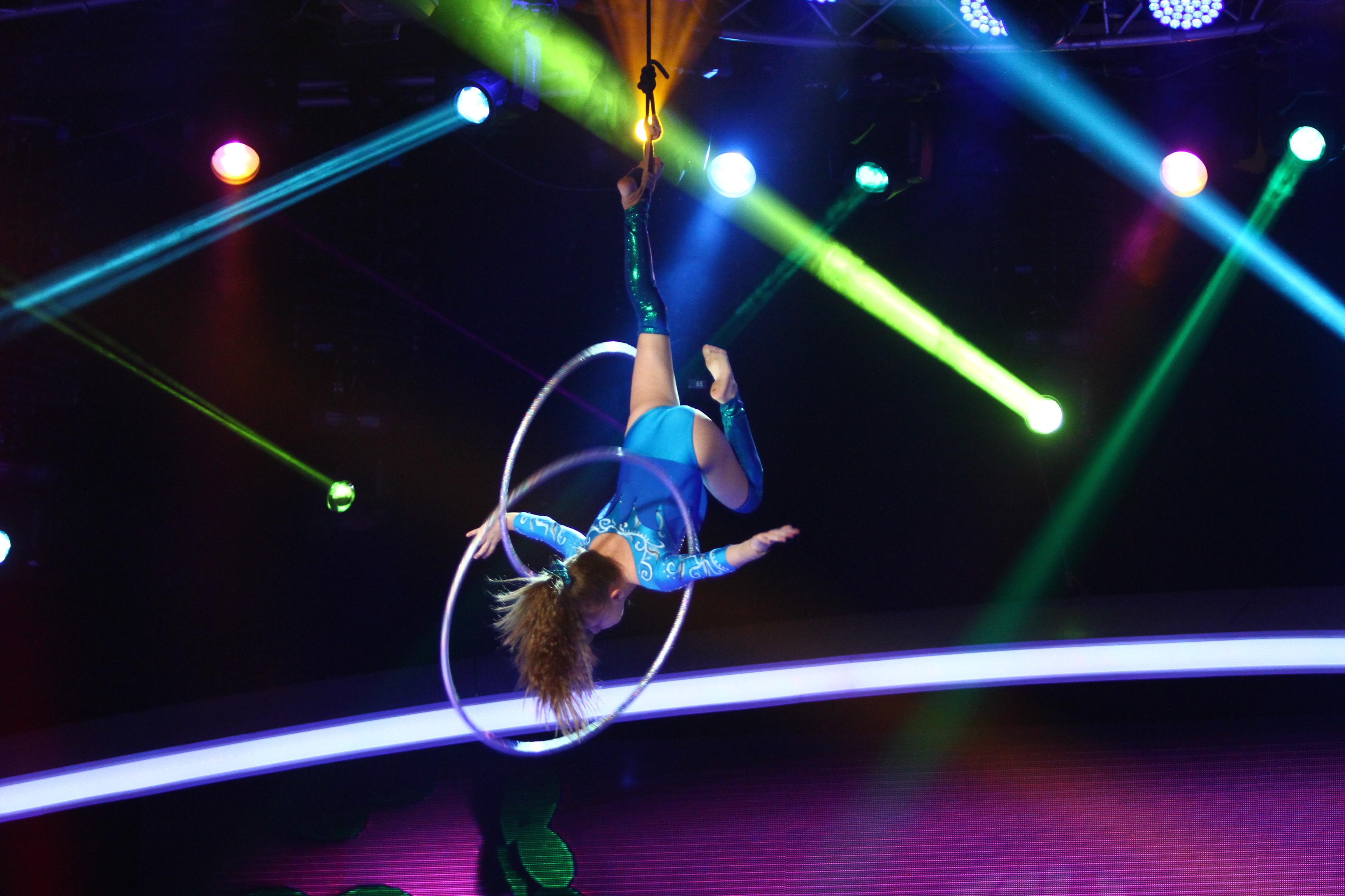 Număr impresionat de acrobație la Next Star. Denisa Pedolu ridică sala în picioare: ”Nu pot să cred așa ceva!”