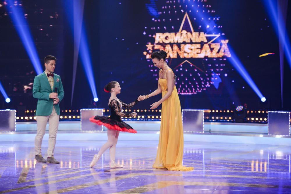 Lectii de gratie pe scena Romania Danseaza cu micuta balerina Irina Tarau