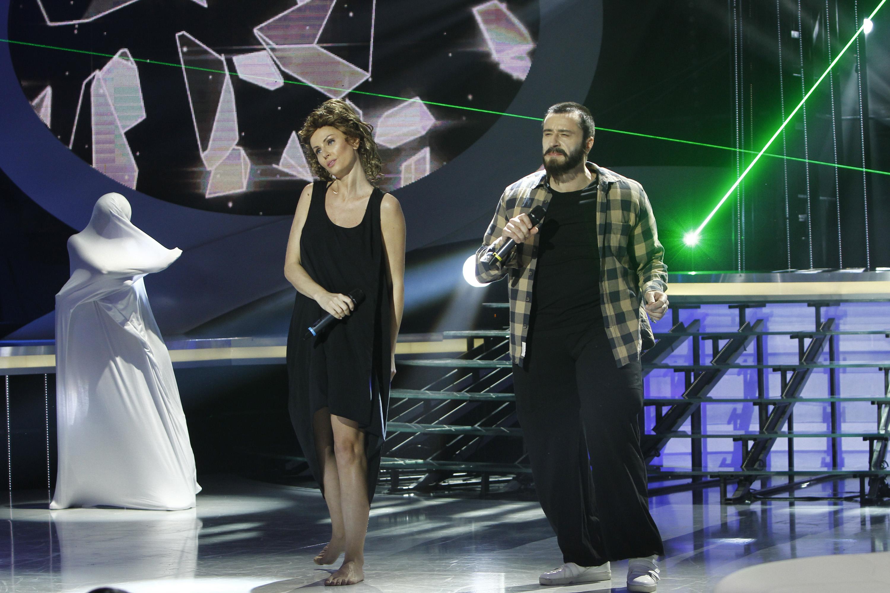 Andreea Bănică și Claudiu Bleonț au cântat posibilul imn al emisiunii