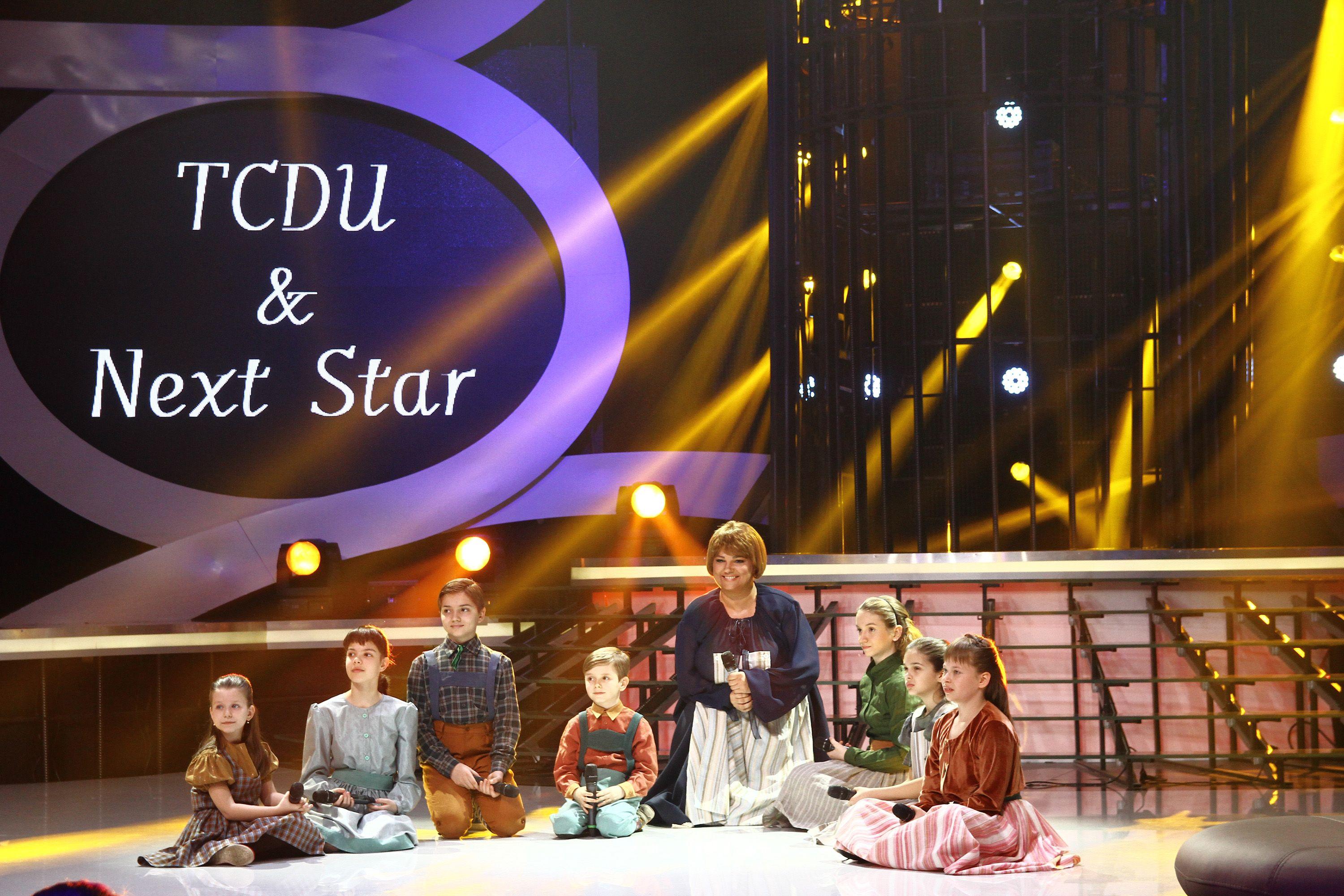 Dan Negru și copiii “Next Star” vin să le ofere cadouri de Iepuraș  juraților și prezentatorilor de la “Te cunosc de undeva!”