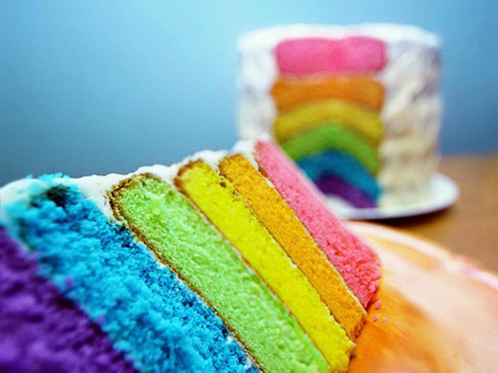 Tortul curcubeu, o idee pentru o aniversare colorată