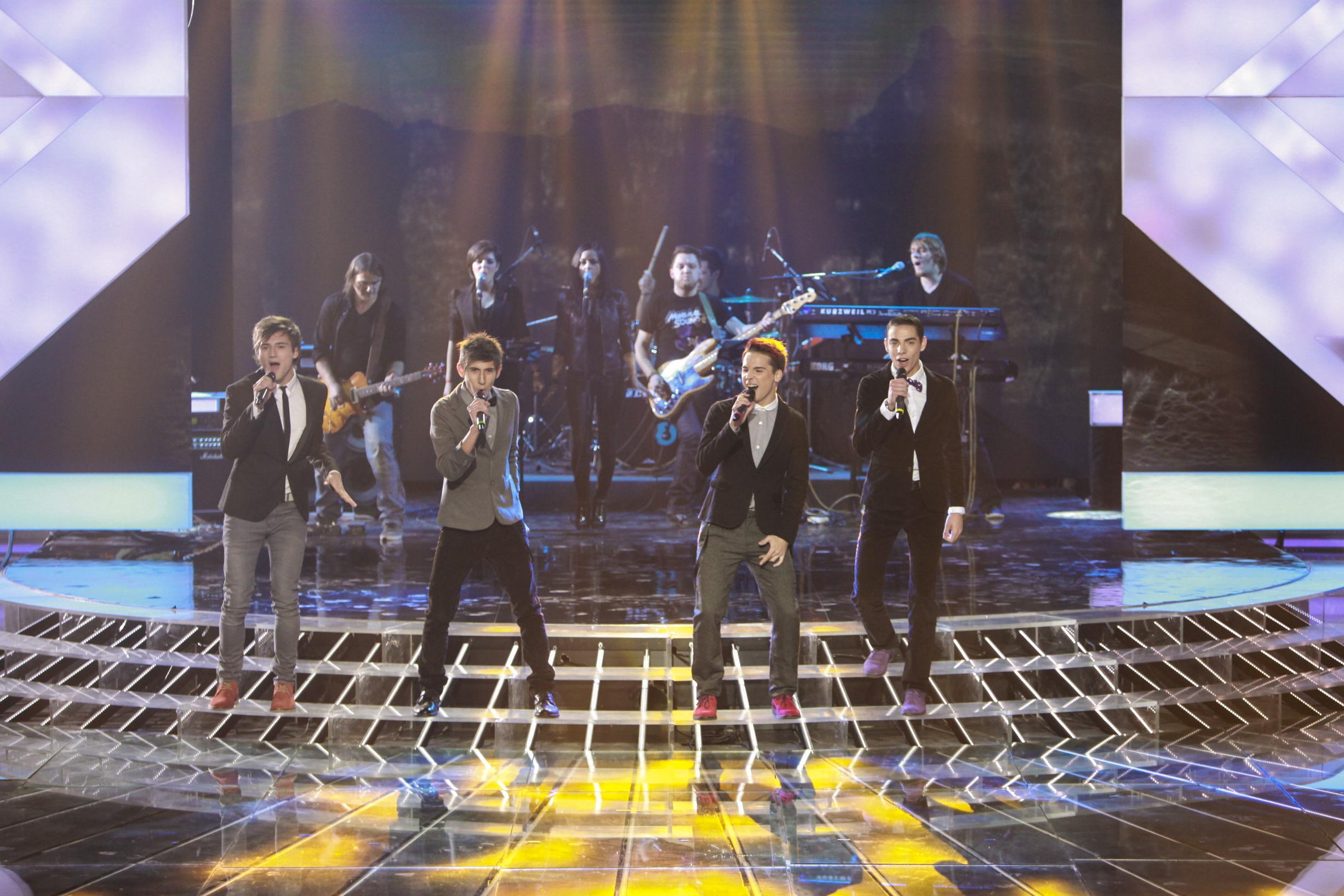 X Factor - un super show cu de toate: tensiune, muzica buna, coregrafie, dueluri