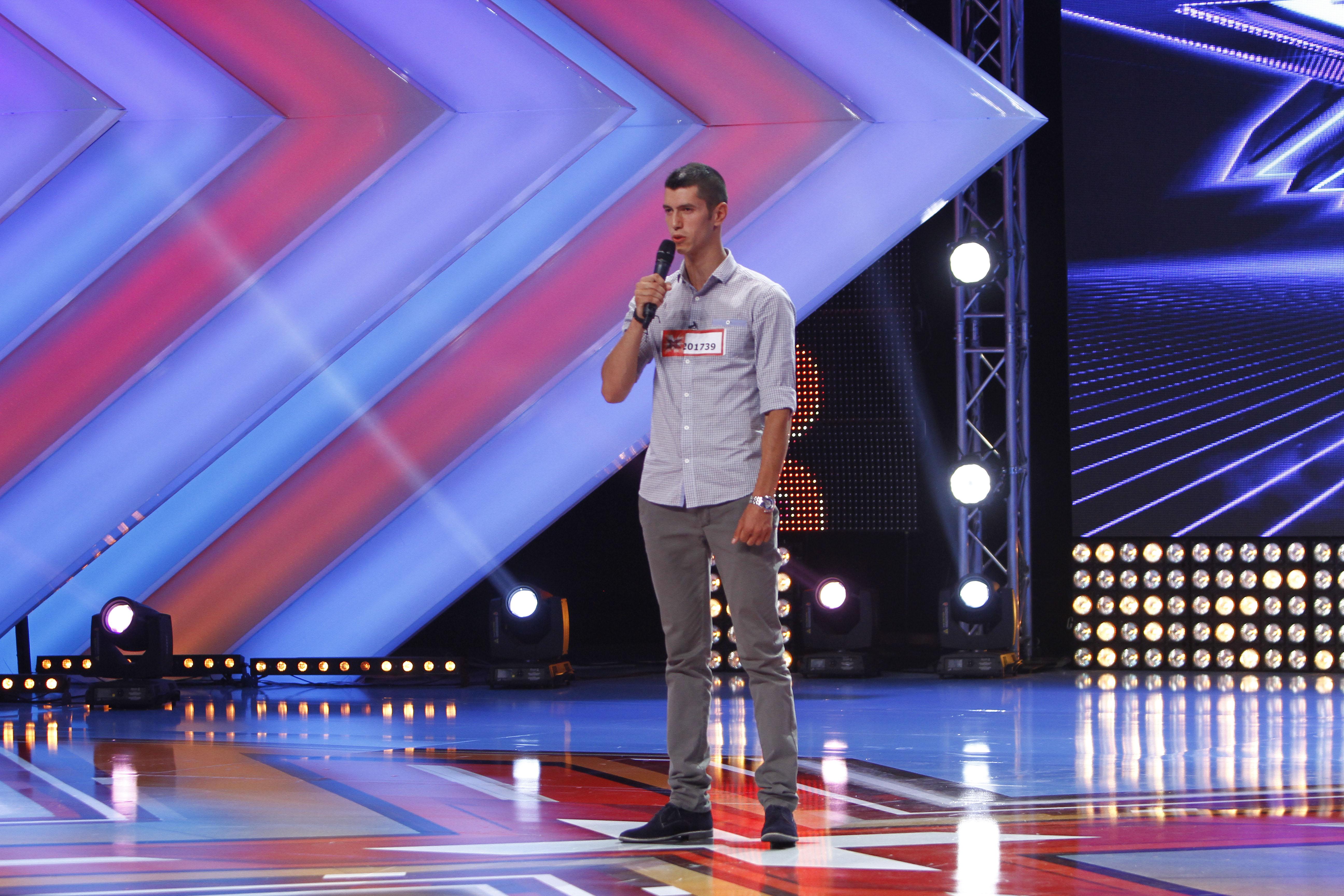Nicolae Lacatus se prezinta in fata juratilor X Factor