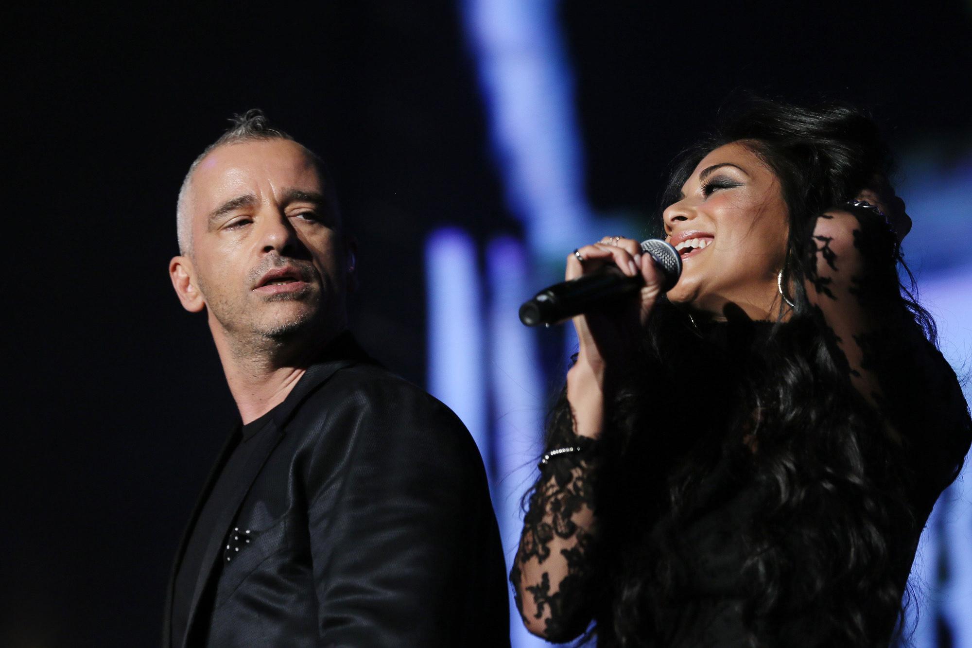 Eros Ramazzotti, duet cu jurata X Factor. 