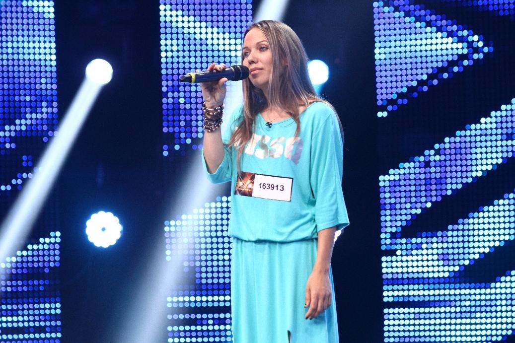 „Ești casnica cu cea mai frumoasă voce din România!