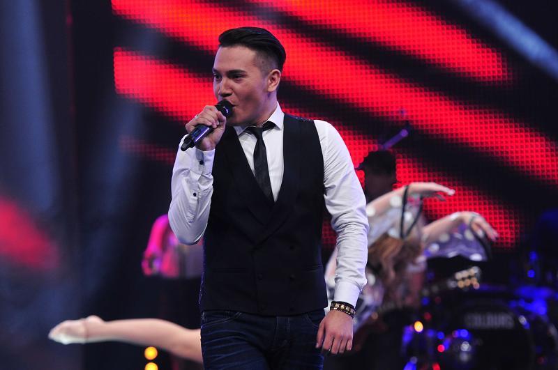 Doar ei au mai rămas! Florin Răduţă şi Xenia Chitoroagă se luptă cu toate armele pentru marele premiu X Factor de 100.000 de euro