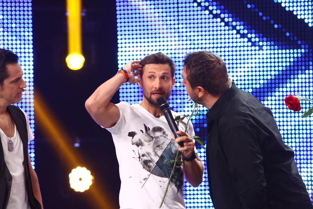 Dani Oțil, pețit pe scena X Factor. Prezentatorul mărturisește că s-a îndrăgostit!