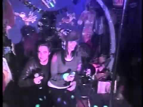 VIDEO! Katy Perry si Robert Pattinson cantau impreuna la karaoke, in 2008