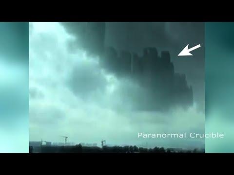 Locuitorii au fost îngroziți! Deasupra norilor a apărut din senin un oraș fantomă, au crezut că văd un univers paralel! (VIDEO)
