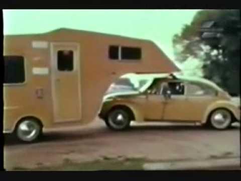VIDEO! Cea mai tare invenţie din anii '70: Rulota sub care maşina se roteşte la 360 de grade