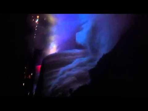 VIDEO: Cascada Niagara, iluminata in albastru cu ocazia nasterii bebelusului regal
