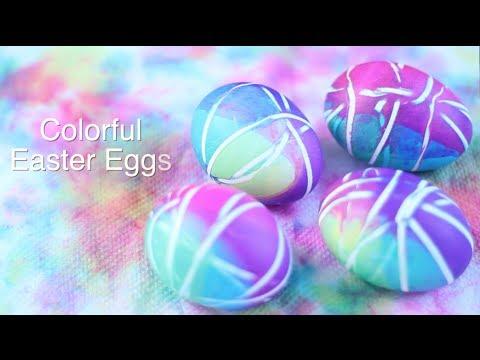 O gospodină a înfășurat oul în câteva elastice și a obținut ceva surprinzător! Rezultatul te va uimi! (VIDEO)